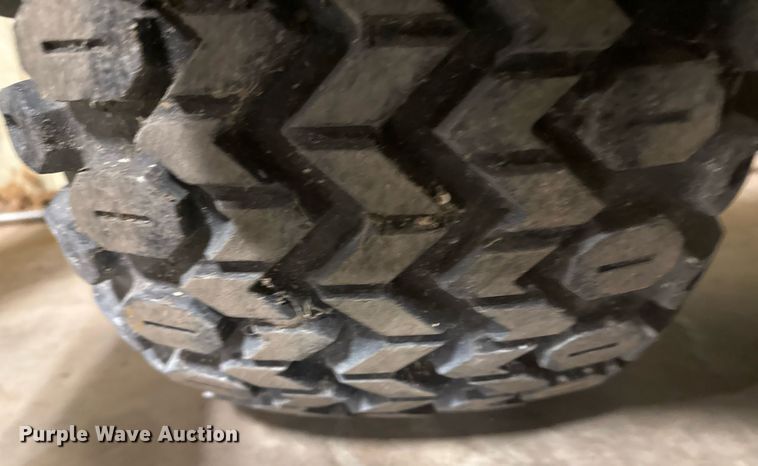 image for item EG7995 2002 John Deere Gator 4X2 utility vehicle