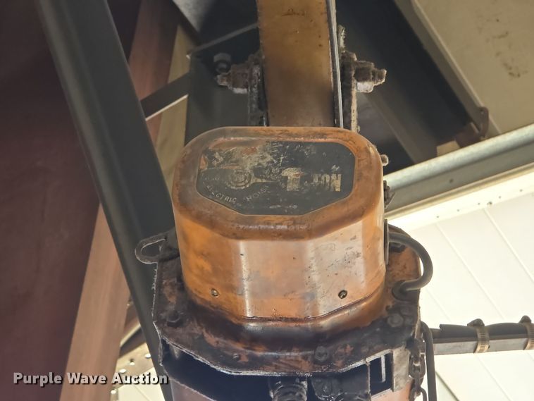 image for item EH8646 Overhead crane