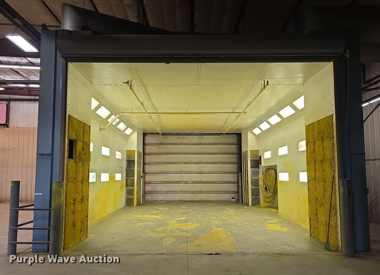 image for item EH8648 Paint booth