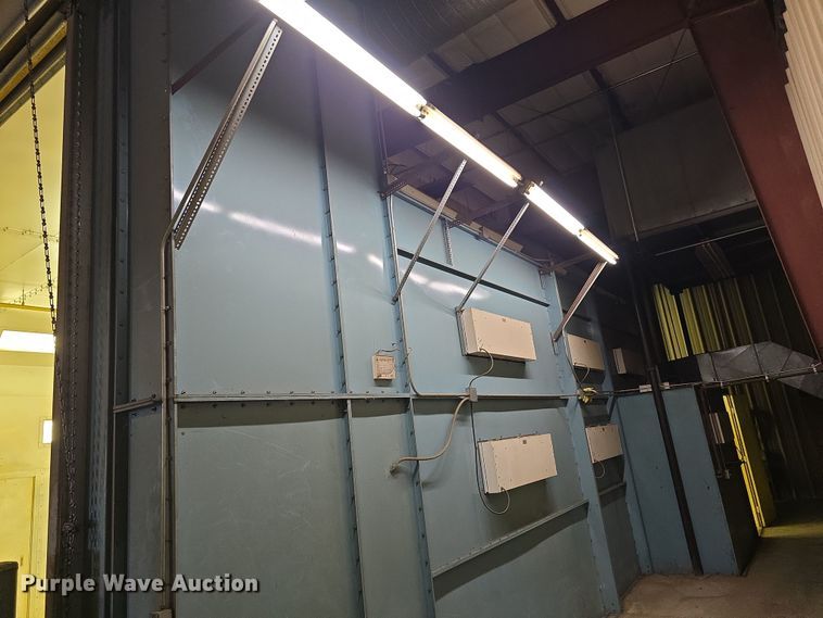 image for item EH8648 Paint booth