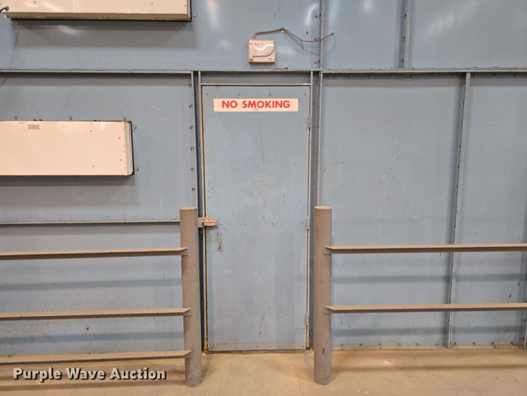 image for item EH8648 Paint booth