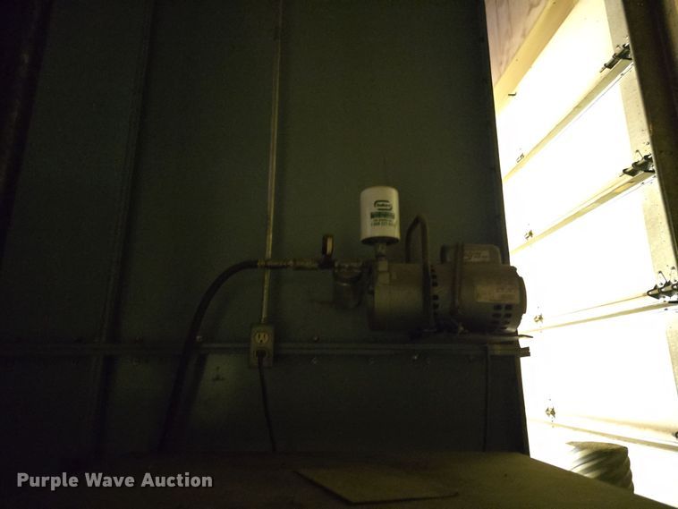 image for item EH8648 Paint booth