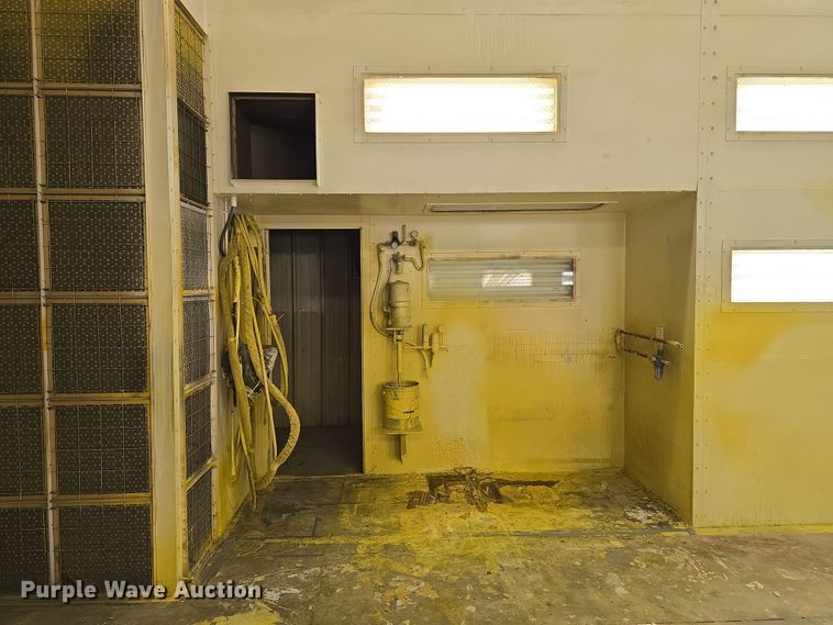 image for item EH8648 Paint booth