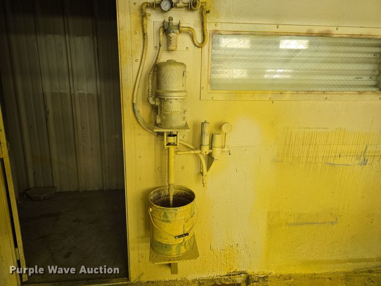 image for item EH8648 Paint booth