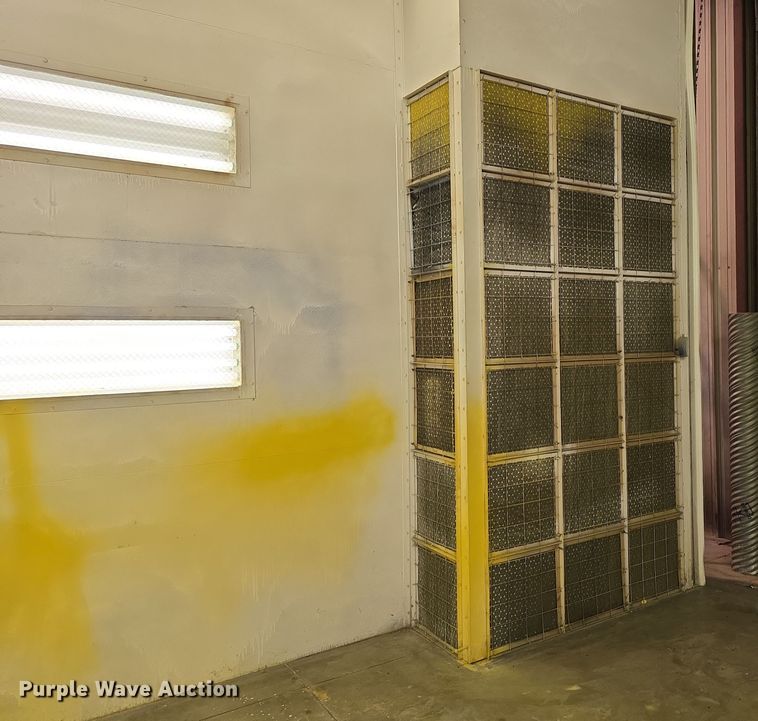 image for item EH8648 Paint booth