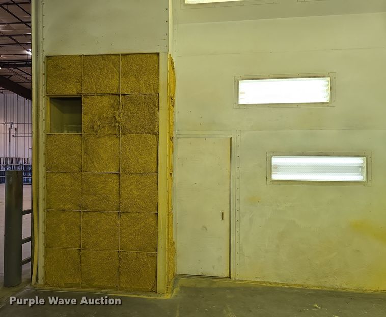 image for item EH8648 Paint booth