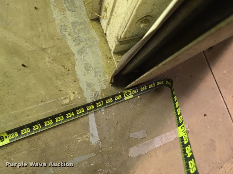 image for item EH8648 Paint booth