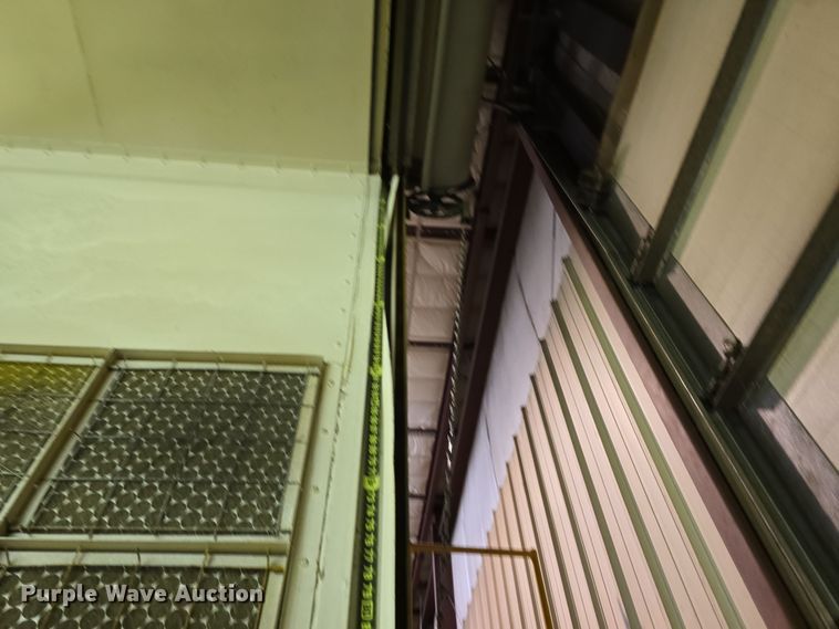 image for item EH8648 Paint booth