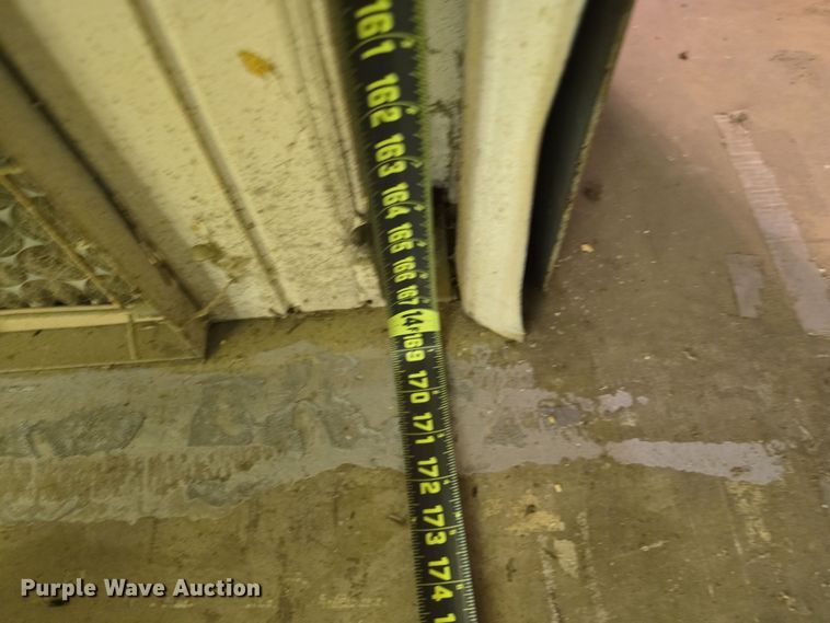 image for item EH8648 Paint booth