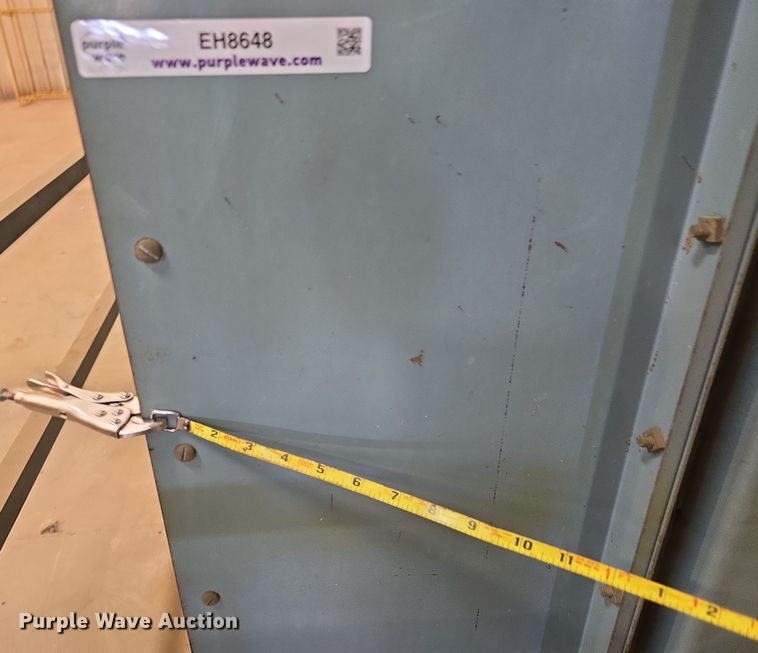 image for item EH8648 Paint booth