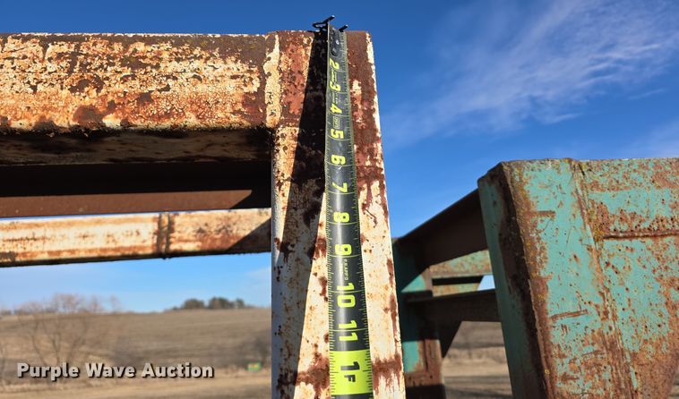 image for item EH8651 (8) storage racks