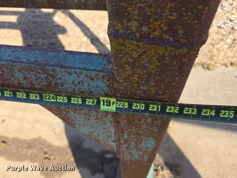 image for item EH8651 (8) storage racks