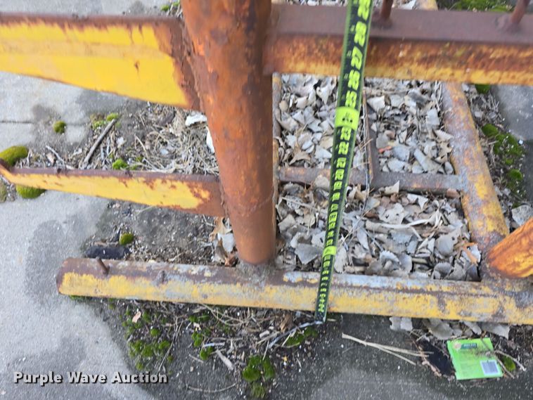 image for item EH8651 (8) storage racks