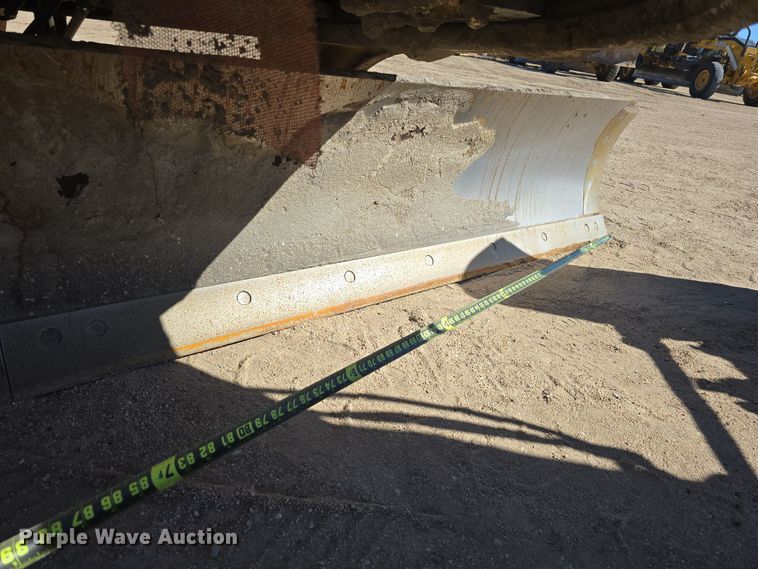 image for item EH8652 2011 Caterpillar 140M motor grader