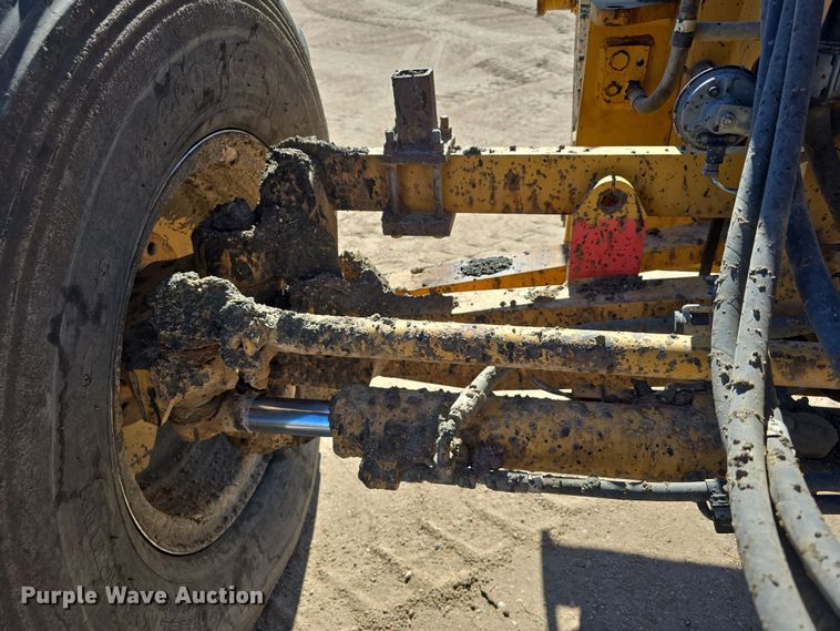 image for item EH8652 2011 Caterpillar 140M motor grader