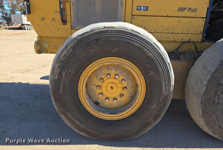 image for item EH8652 2011 Caterpillar 140M motor grader