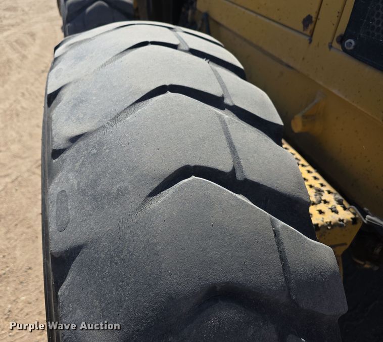 image for item EH8652 2011 Caterpillar 140M motor grader