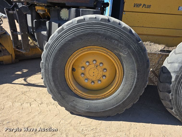 image for item EH8652 2011 Caterpillar 140M motor grader