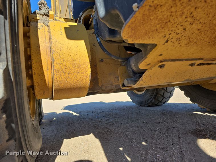 image for item EH8653 2014 Caterpillar 12M3 motor grader