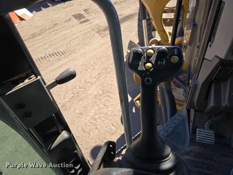 image for item EH8653 2014 Caterpillar 12M3 motor grader