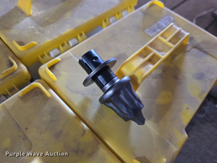 image for item EH8654 (12) cases of Caterpillar 533-5760 reclaimer cutter bits