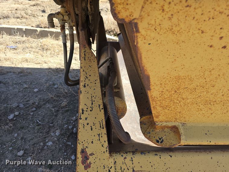 image for item EH8655 1990 Load King 2030-10 bottom dump trailer