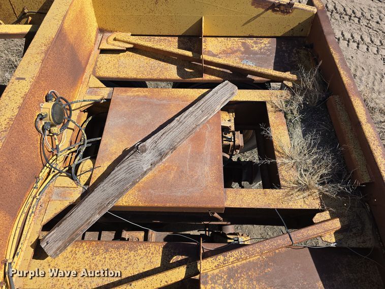 image for item EH8655 1990 Load King 2030-10 bottom dump trailer