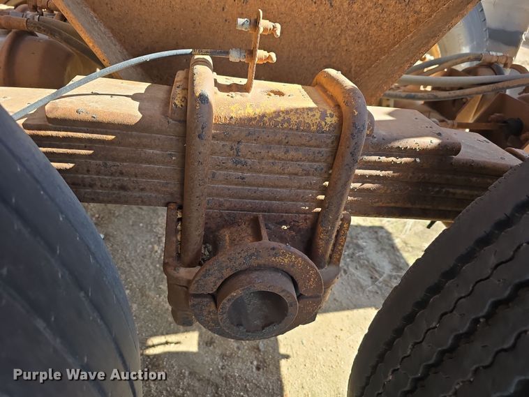 image for item EH8655 1990 Load King 2030-10 bottom dump trailer