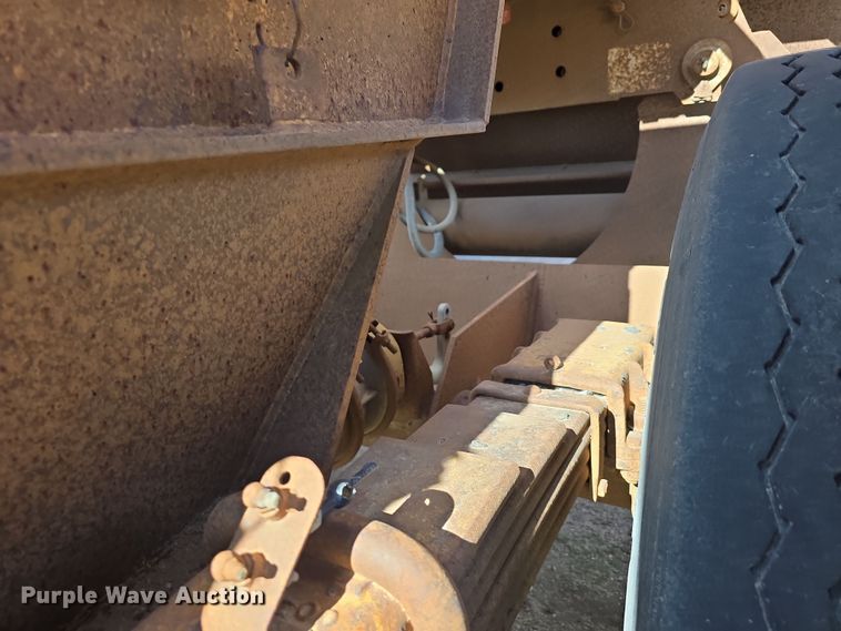 image for item EH8655 1990 Load King 2030-10 bottom dump trailer