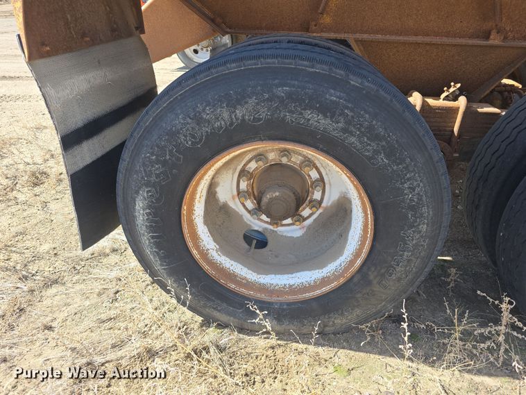 image for item EH8655 1990 Load King 2030-10 bottom dump trailer