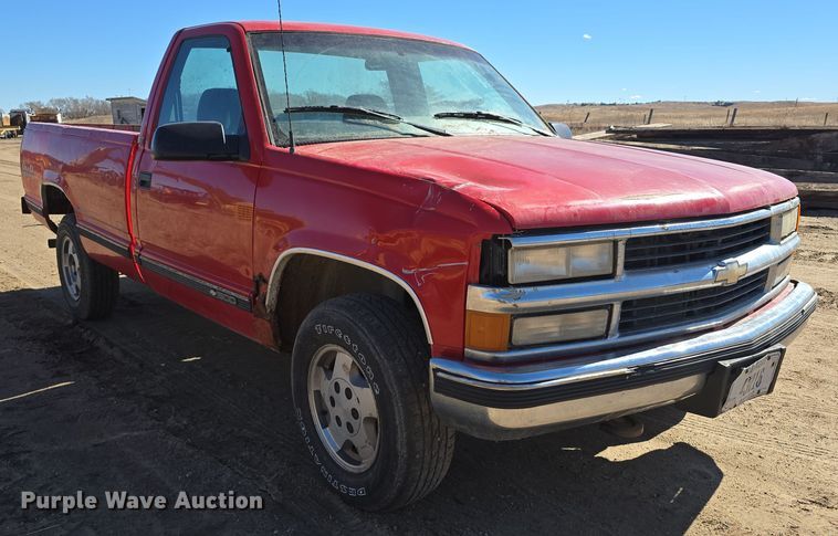 image for item EH8658 1995 Chevrolet K1500 pickup truck