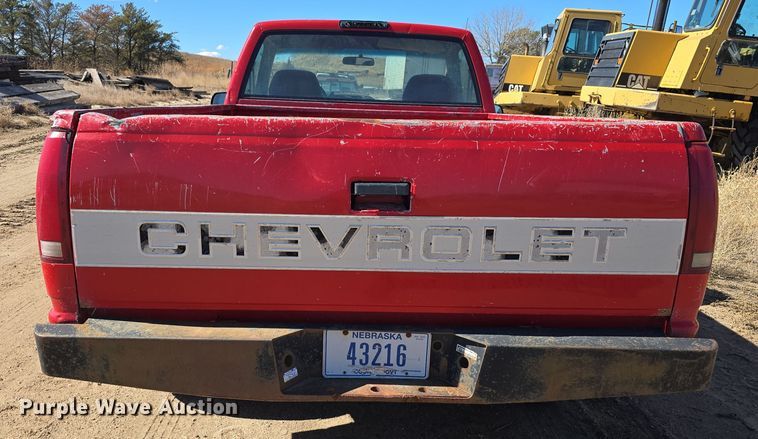 image for item EH8658 1995 Chevrolet K1500 pickup truck
