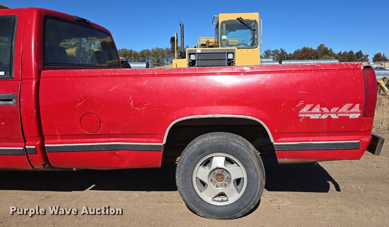 image for item EH8658 1995 Chevrolet K1500 pickup truck
