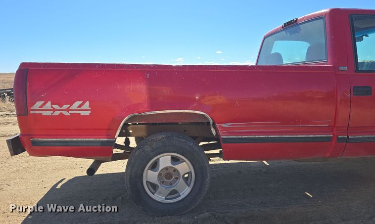 image for item EH8658 1995 Chevrolet K1500 pickup truck