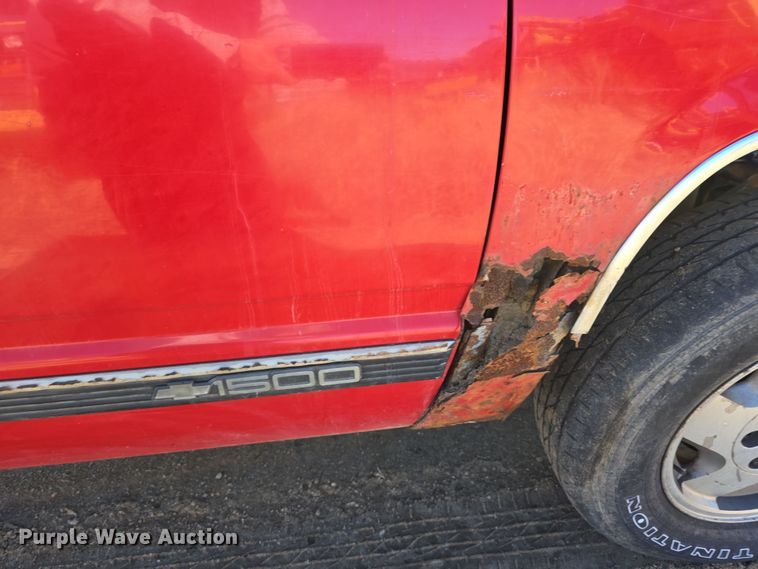 image for item EH8658 1995 Chevrolet K1500 pickup truck