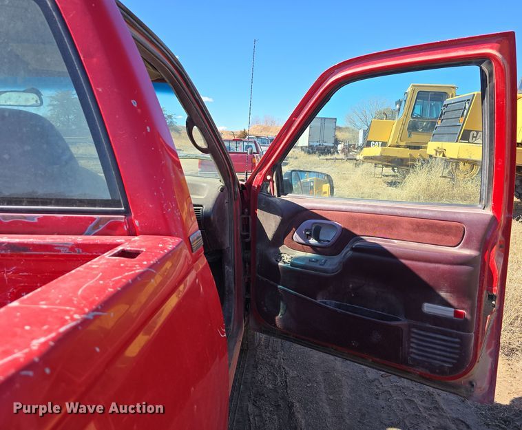 image for item EH8658 1995 Chevrolet K1500 pickup truck