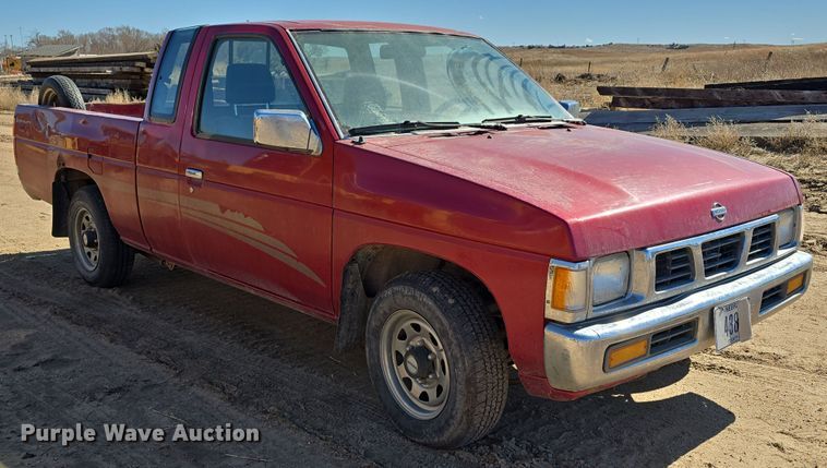 image for item EH8659 1994 Nissan XE King Cab pickup truck