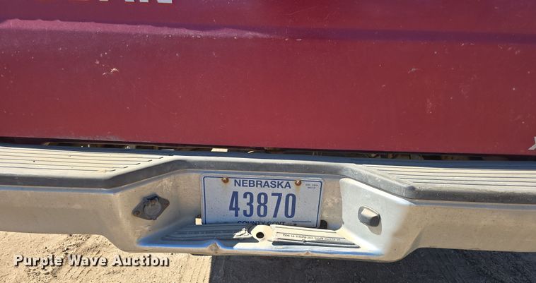 image for item EH8659 1994 Nissan XE King Cab pickup truck