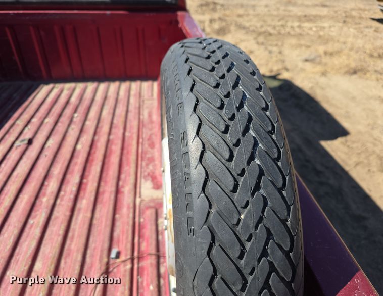 image for item EH8659 1994 Nissan XE King Cab pickup truck