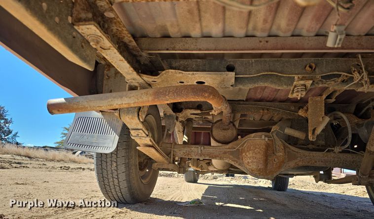 image for item EH8659 1994 Nissan XE King Cab pickup truck