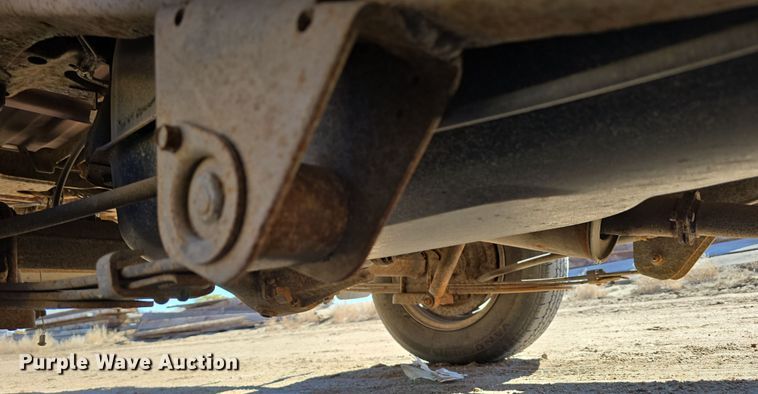 image for item EH8659 1994 Nissan XE King Cab pickup truck