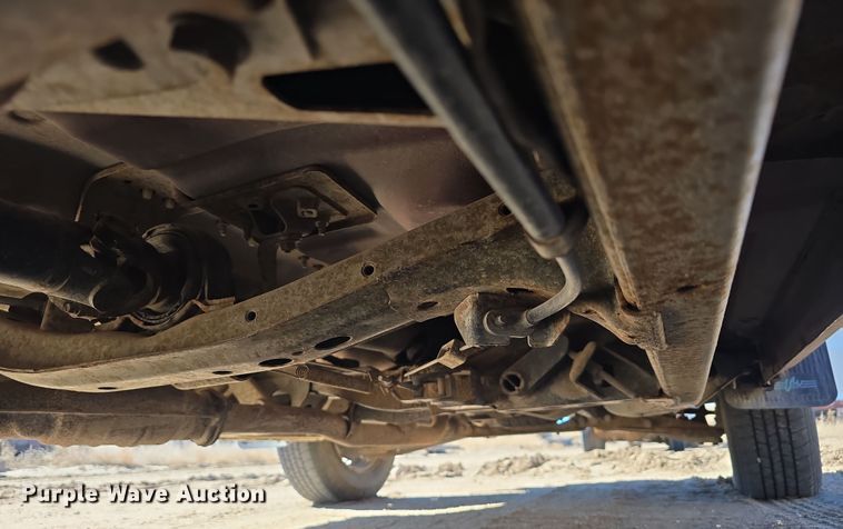 image for item EH8659 1994 Nissan XE King Cab pickup truck