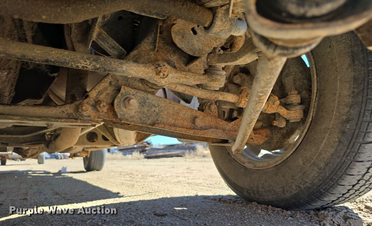 image for item EH8659 1994 Nissan XE King Cab pickup truck