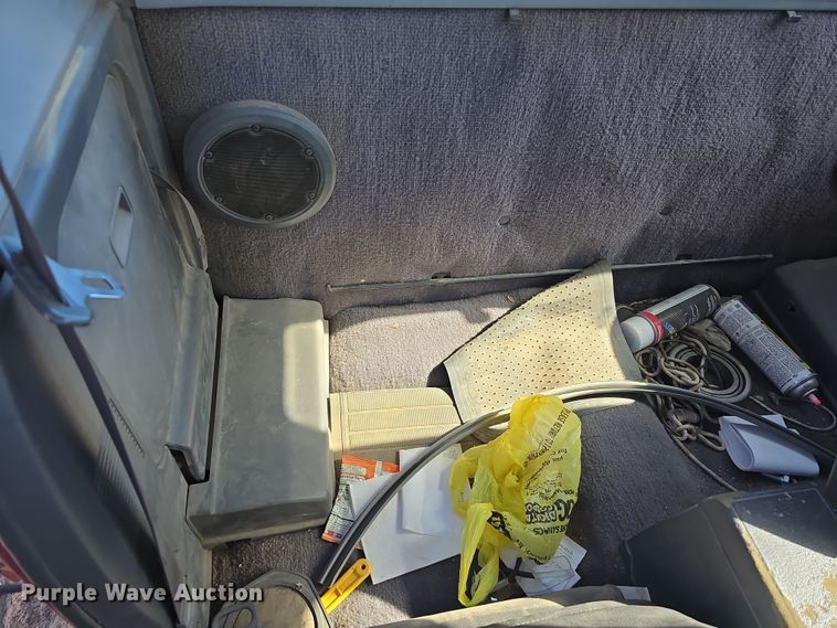 image for item EH8659 1994 Nissan XE King Cab pickup truck