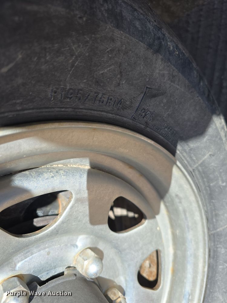 image for item EH8659 1994 Nissan XE King Cab pickup truck