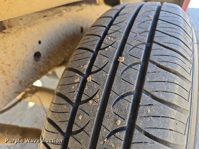 image for item EH8659 1994 Nissan XE King Cab pickup truck