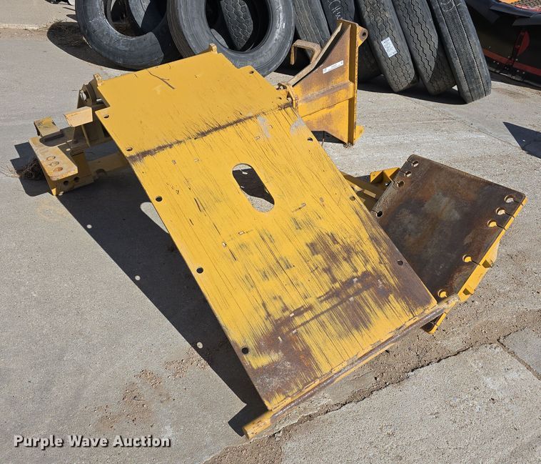 image for item EH8661 Caterpillar side wing mount