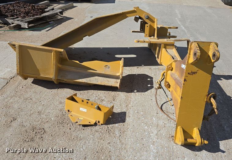 image for item EH8661 Caterpillar side wing mount