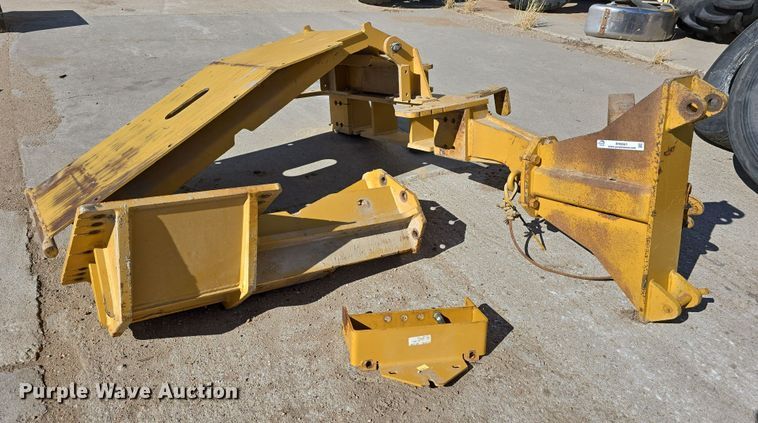 image for item EH8661 Caterpillar side wing mount