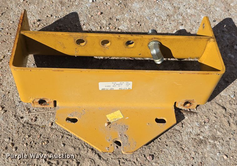 image for item EH8661 Caterpillar side wing mount